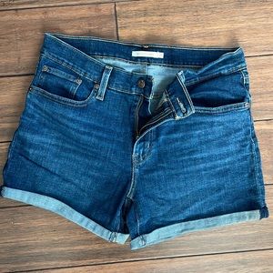 EUC Levi’s Mid-Rise Shorts Size 31